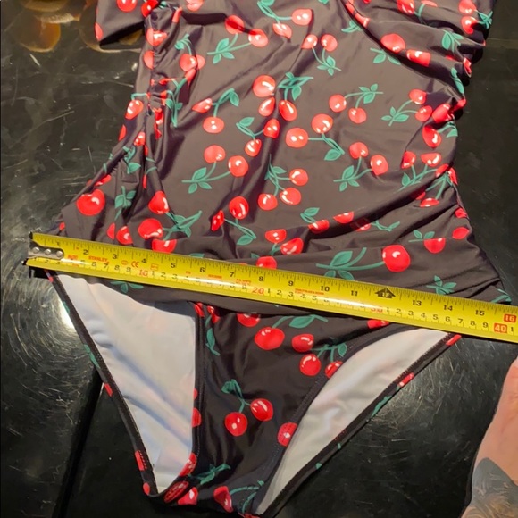 Pin-up cherries swimsuit - Picture 12 of 16